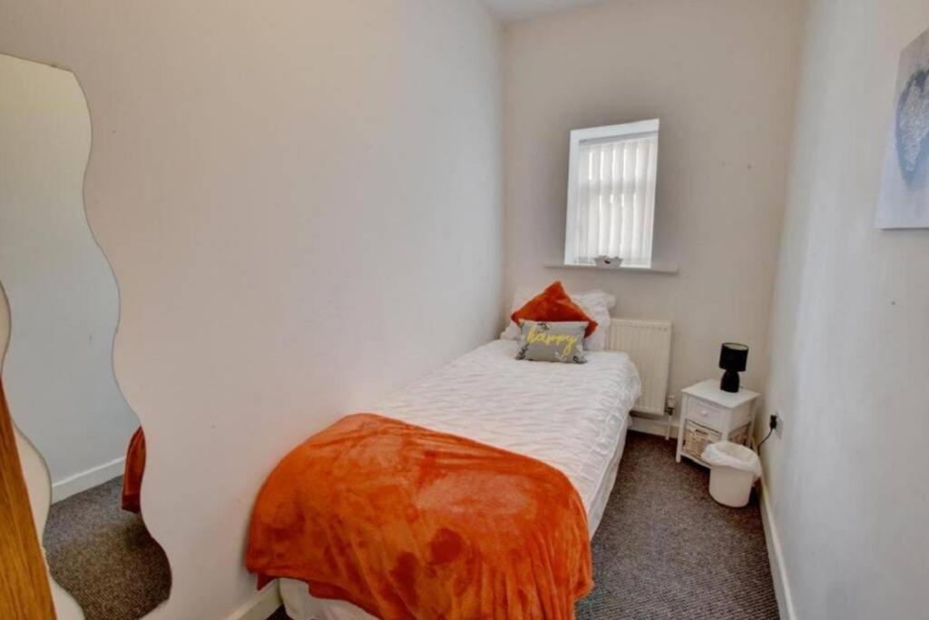 Pomfret House, 3 Bedrooms, Burnley Central, Contractors And Groups First Choice, Free Parking Εξωτερικό φωτογραφία