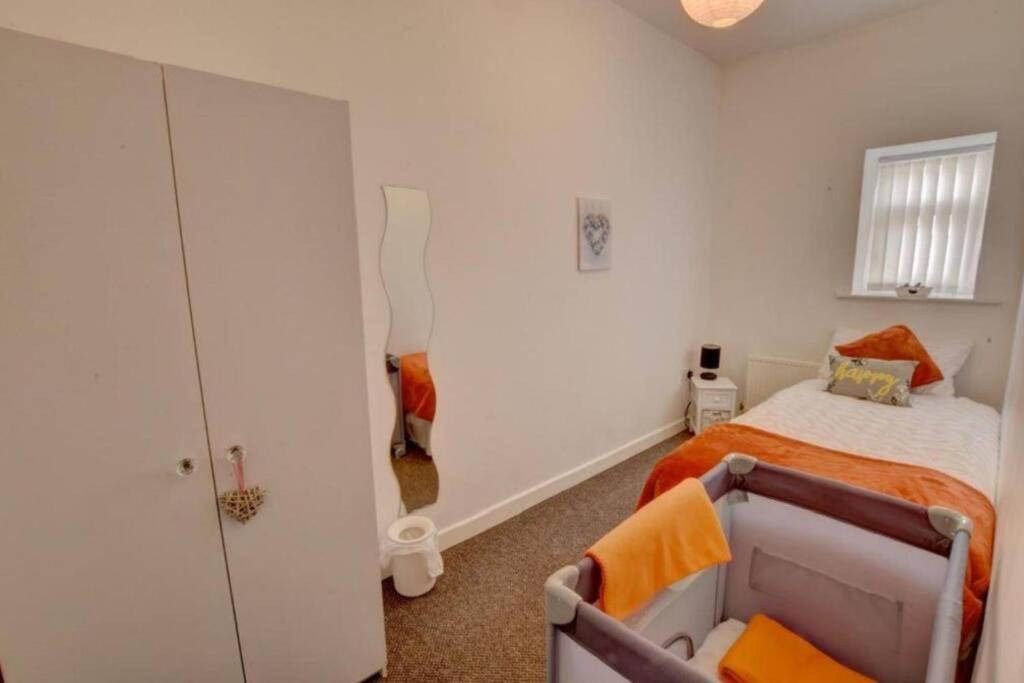 Pomfret House, 3 Bedrooms, Burnley Central, Contractors And Groups First Choice, Free Parking Εξωτερικό φωτογραφία